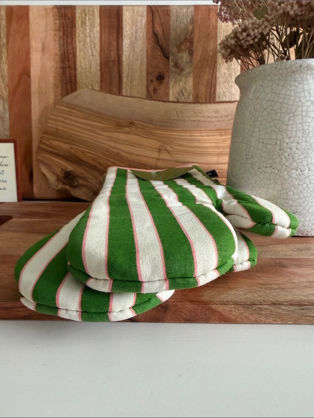 Kate Spade New York Pink Green Cream and Pink Oven Mitts NWT - Picture 5 of 6